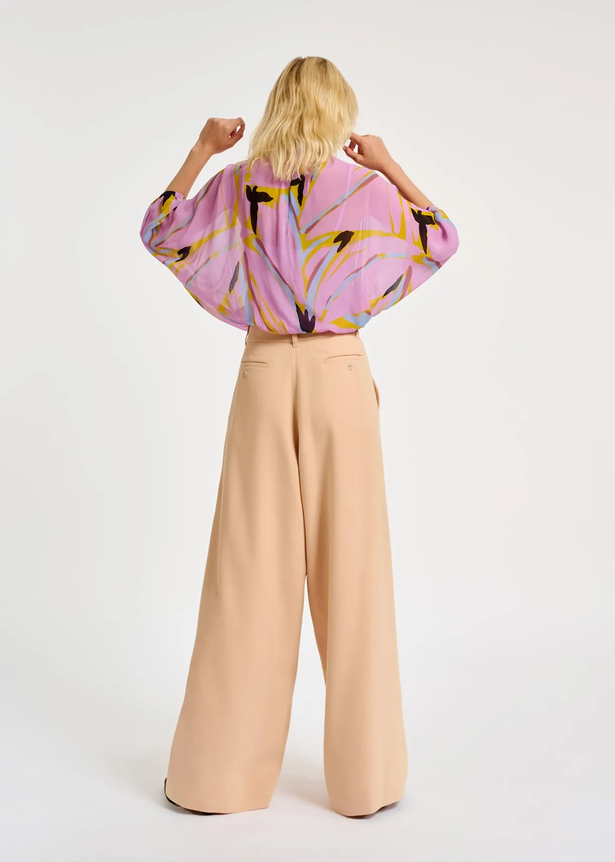 Lilac abstract-print top with puffed sleeves