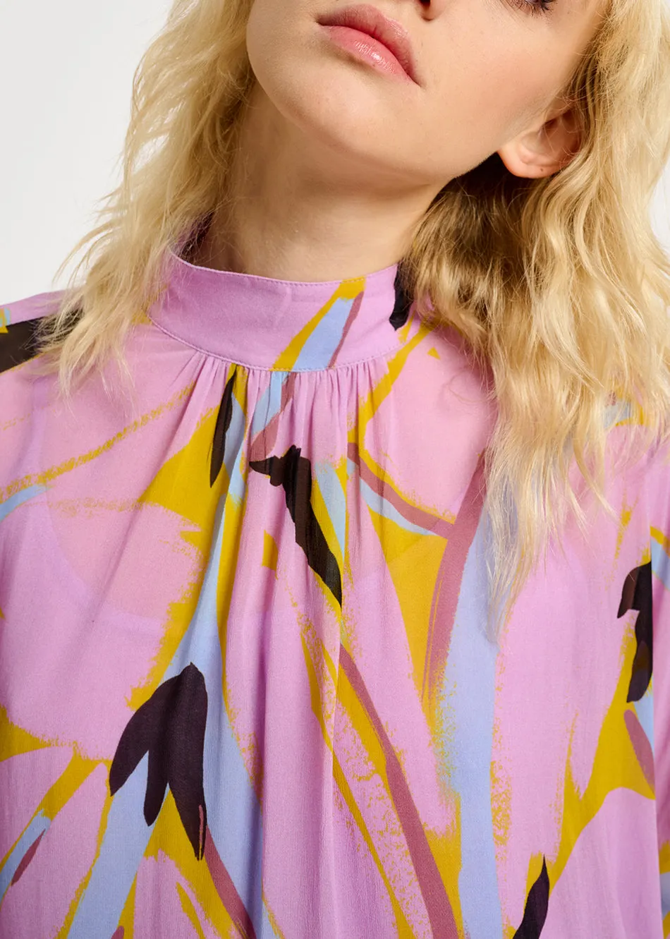 Lilac abstract-print top with puffed sleeves